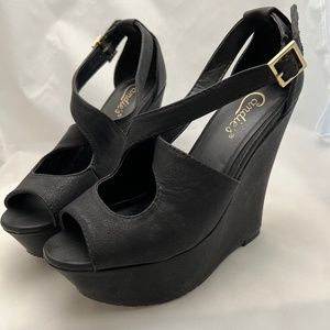 Candie's platform Wedge